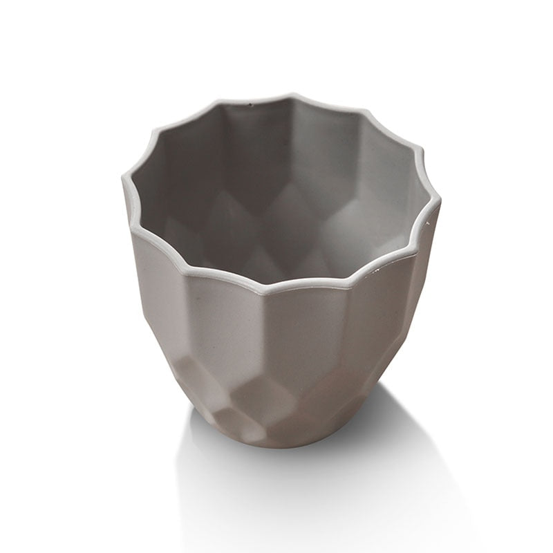 Plante Potte med Geometrisk Mønster i Plast - Imitert Keramikk