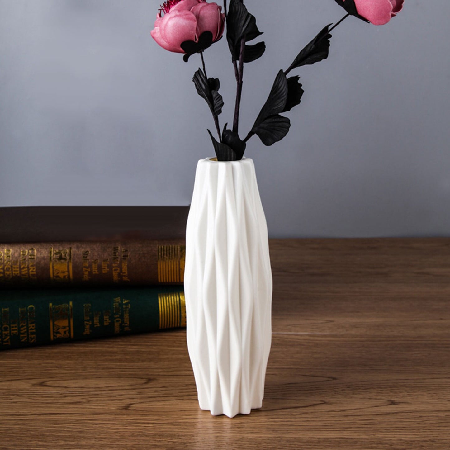 Nordisk Origami Vase - Imitert Keramikk Plastvase - Geometrisk Brettet Stripet Design 21cm